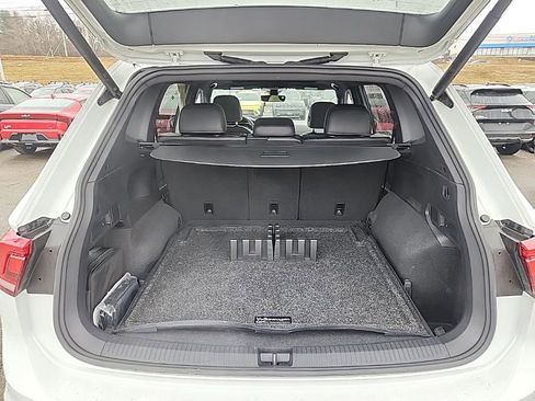 Certified 2024 Volkswagen Tiguan SEL R-Line image 25