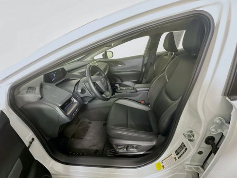 Used 2025 Toyota Prius XLE FWD image 13