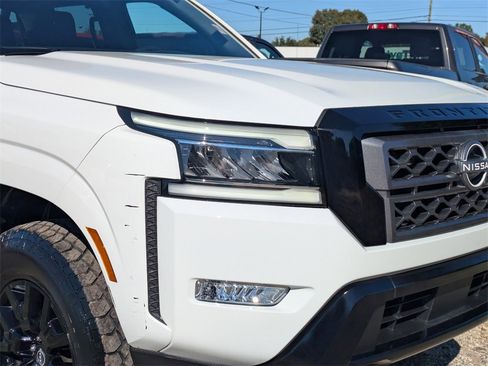 Used 2023 Nissan Frontier SV w/ Midnight Edition Package image 9