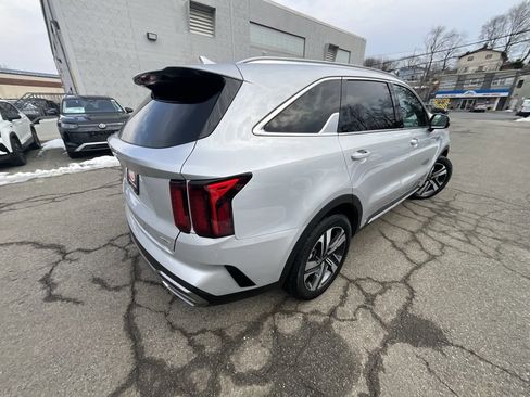 Used 2023 Kia Sorento EX image 8