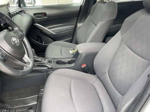 Used 2022 Toyota Corolla Cross LE image 14