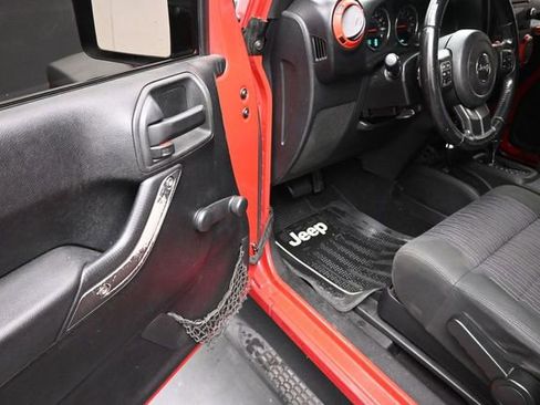 Used 2011 Jeep Wrangler Sport w/ Connectivity Group AWD/4WD image 14