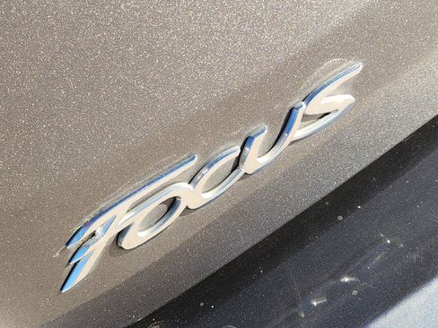 Used 2017 Ford Focus Titanium image 12