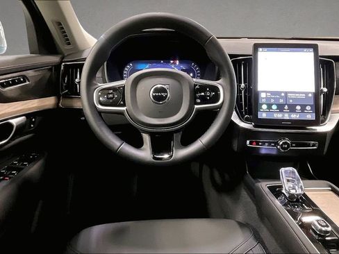 Certified 2026 Volvo XC90 B6 Plus w/ Protection Package Premier AWD/4WD image 8