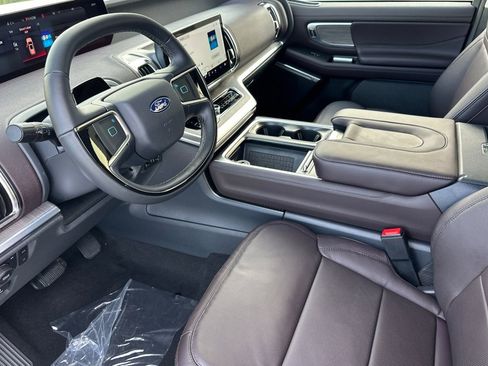 New 2025 Ford Expedition Platinum w/ Platinum Ultimate Package image 10