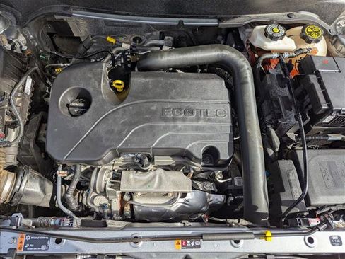 Used 2023 GMC Terrain AT4 image 22