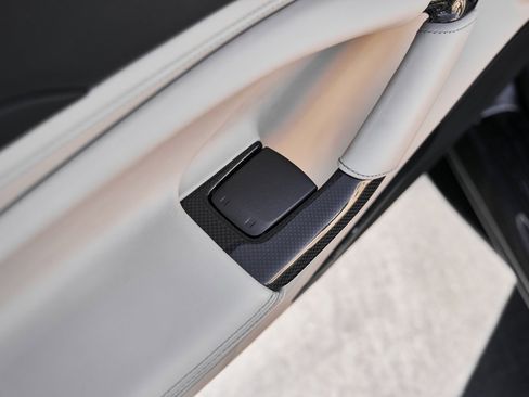 Used 2022 Ferrari F8 Tributo image 43