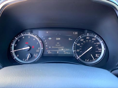 Used 2021 Toyota Highlander Limited image 25