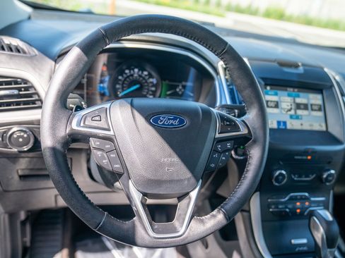 Used 2016 Ford Edge SEL w/ Equipment Group 201A AWD/4WD image 12