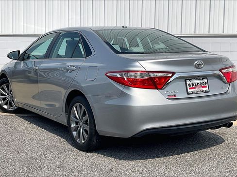 Used 2017 Toyota Camry XLE w/ Moonroof Package FWD image 15