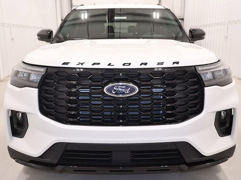 New 2026 Ford Explorer ST-Line image 3