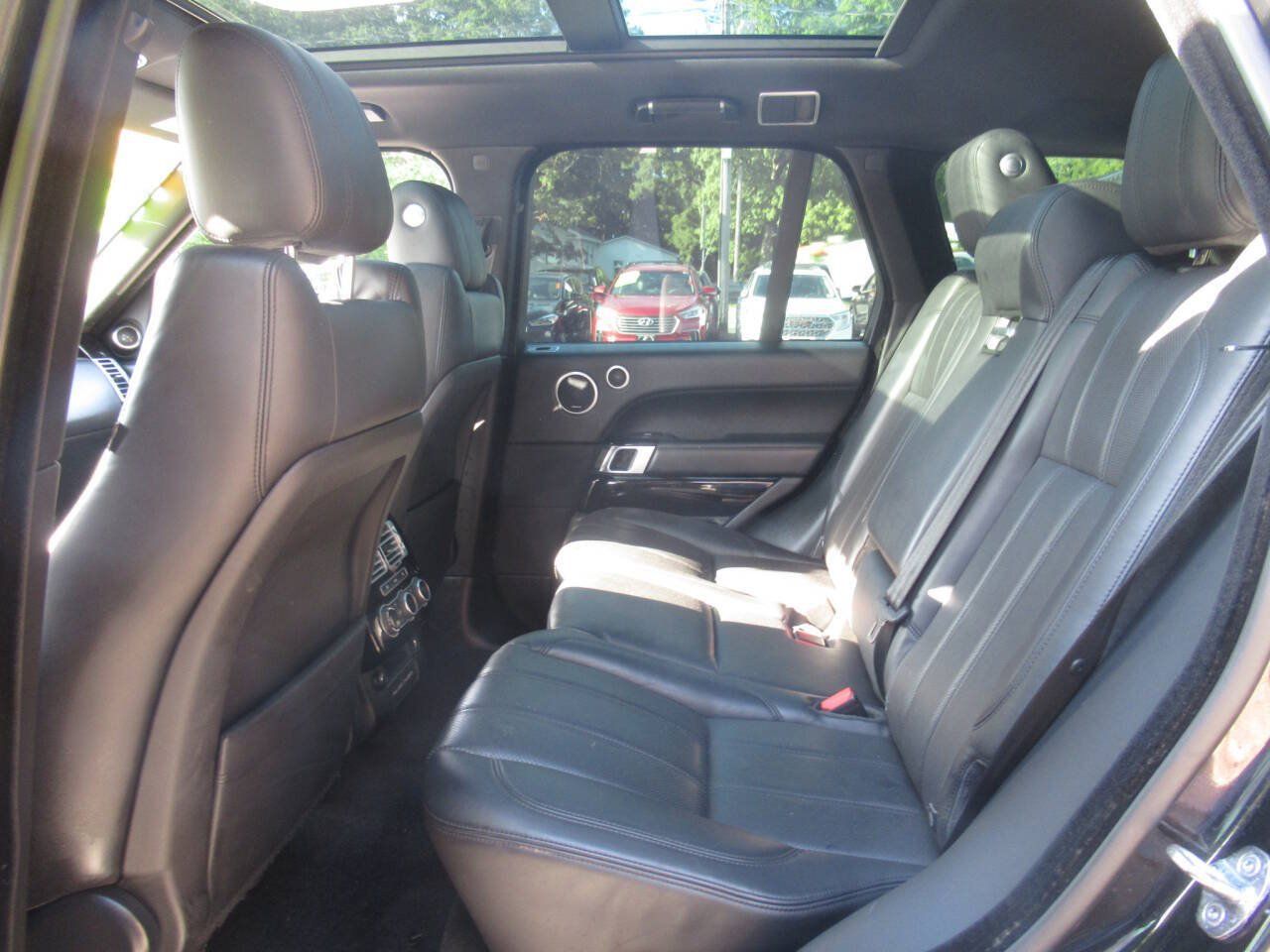 Used 2017 Land Rover Range Rover Supercharged AWD/4WD image 6