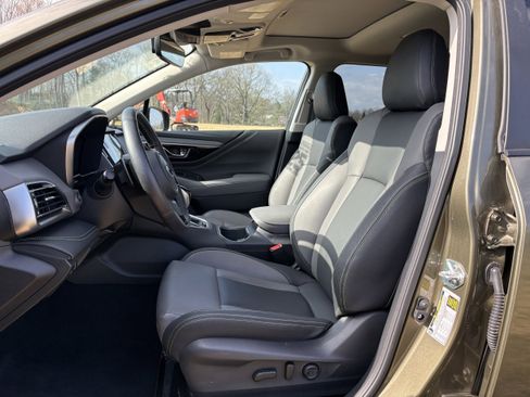 Used 2025 Subaru Outback Onyx Edition image 20