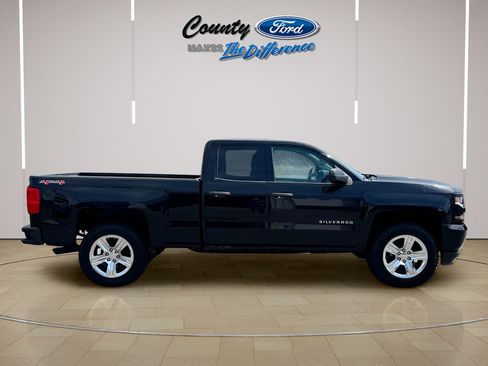 Used 2016 Chevrolet Silverado 1500 Custom w/ Custom Convenience Package AWD/4WD image 6