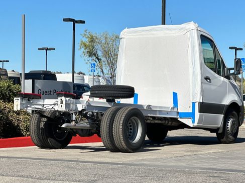 New 2024 Mercedes-Benz Sprinter 4500 image 6