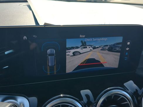 New 2024 Mercedes-Benz GLB 250 image 7