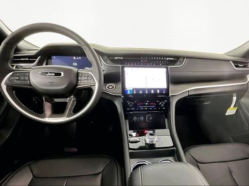 New 2025 Jeep Grand Cherokee L Limited w/ Black Appearance Package image 6