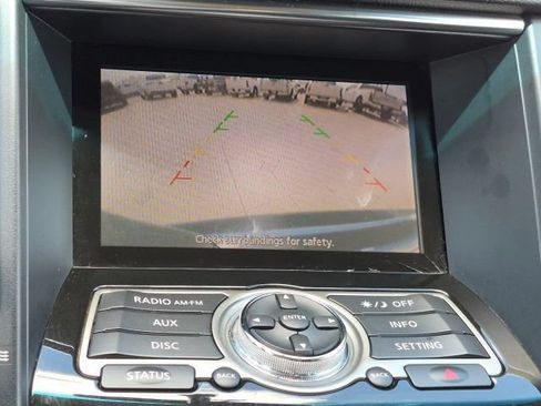 Used 2017 INFINITI QX70 2WD image 25