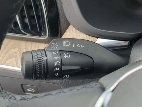 Certified 2026 Volvo XC60 B5 Plus w/ Protection Package Premier image 25