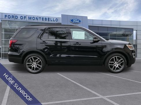 Used 2017 Ford Explorer Sport w/ Equipment Group 401A AWD/4WD image 2