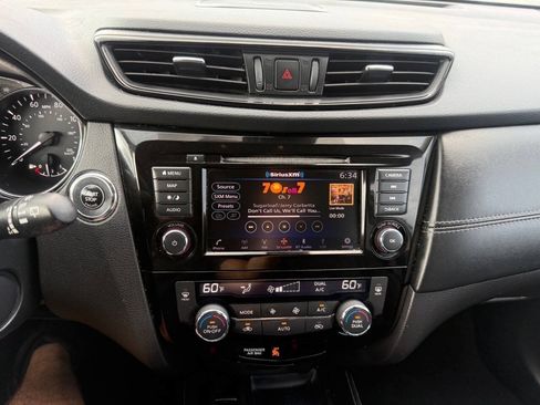 Used 2018 Nissan Rogue SL w/ Premium Package AWD/4WD image 22