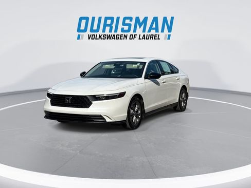 Used 2023 Honda Accord EX image 4