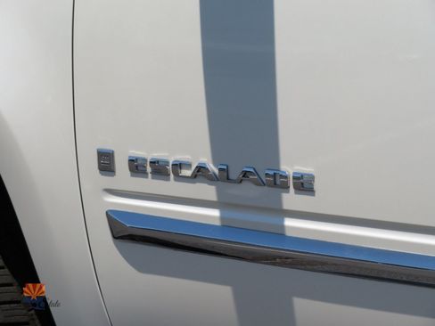 Used 2008 Cadillac Escalade AWD image 24