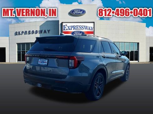 Used 2025 Ford Explorer ST-Line w/ ST-Line Street Pack image 6
