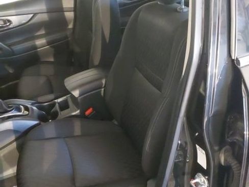 Used 2018 Nissan Rogue S AWD/4WD image 12