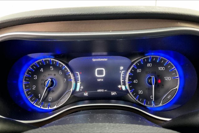 Used 2019 Chrysler Pacifica Touring-L Plus w/ Advanced Safetytec Group FWD image 24