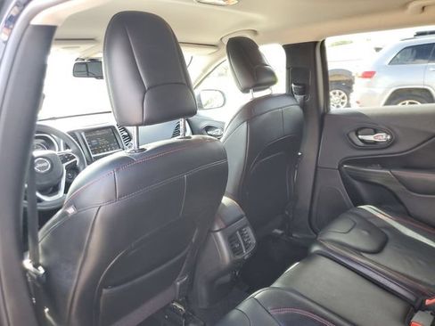 Used 2015 Jeep Cherokee Trailhawk w/ Comfort/Convenience Group AWD/4WD image 11