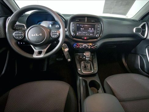 Used 2025 Kia Soul LX image 15