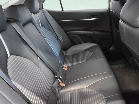 Used 2020 Toyota Camry SE FWD image 17