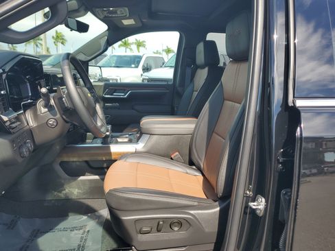 Used 2025 Chevrolet Silverado 1500 High Country w/ High Country Premium Package image 17