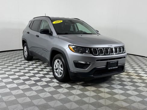 Used 2019 Jeep Compass Sport FWD image 3