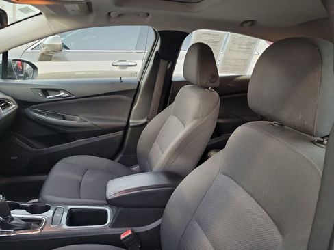 Used 2018 Chevrolet Cruze LT w/ Sun And Sound Package FWD image 9