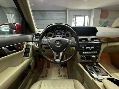 Used 2014 Mercedes-Benz C 250 Sedan image 25
