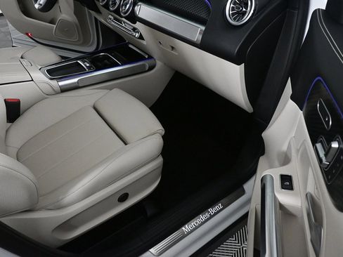 Certified 2025 Mercedes-Benz GLB 250 image 22