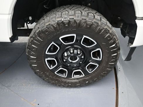 Used 2024 Ford F250 Platinum image 25