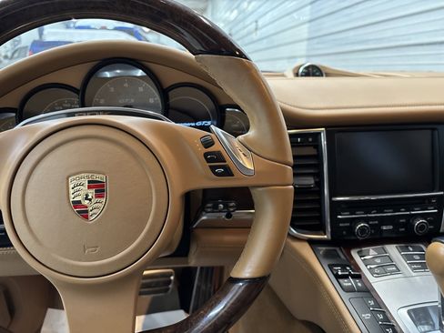 Used 2013 Porsche Panamera GTS image 15