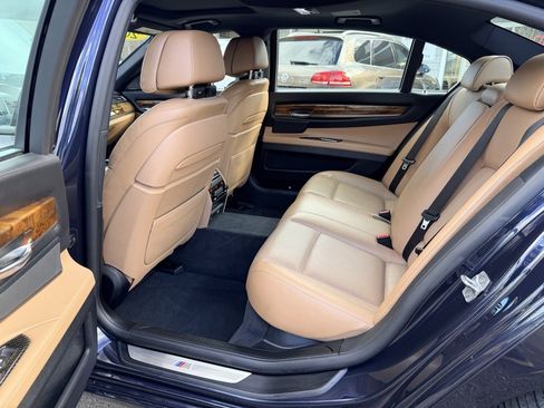 Used 2014 BMW 750Li xDrive image 30