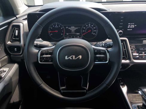 Used 2023 Kia Sorento S FWD image 21