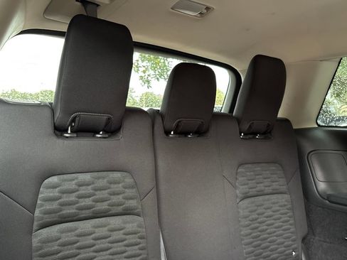 Used 2022 Nissan Pathfinder SV w/ SV Premium Package FWD image 21