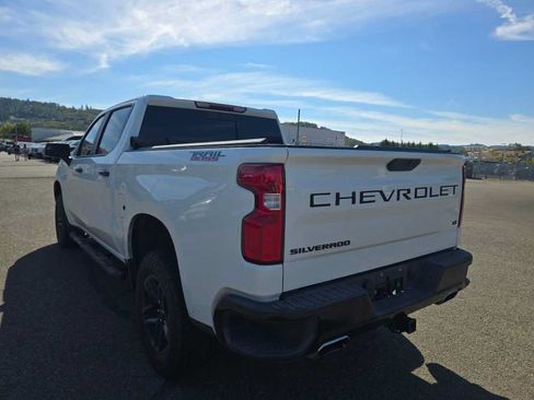 Used 2020 Chevrolet Silverado 1500 LT Trail Boss AWD/4WD image 2