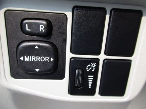 Used 2011 Toyota Prius Two FWD image 16