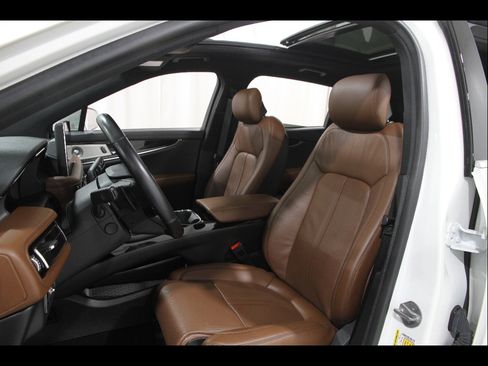 Used 2023 Lincoln Nautilus Reserve w/ Equipment Group 202A image 6