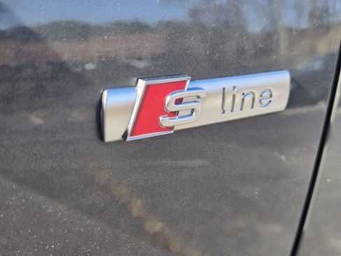 Used 2019 Audi Q3 2.0T Premium Plus image 11