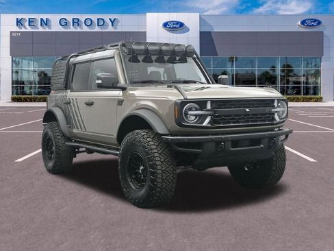 New 2025 Ford Bronco Badlands AWD/4WD image 1