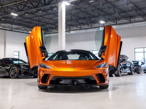 Used 2023 McLaren GT RWD image 2