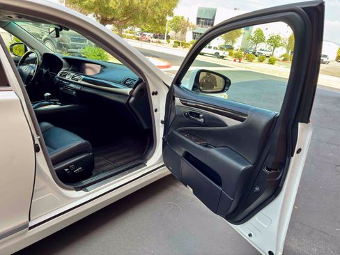 Used 2014 Lexus LS 460 AWD w/ Comfort Package image 44